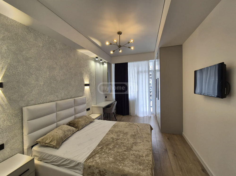 იყიდება 2 ოთახიანი ბინა საბურთალოზე